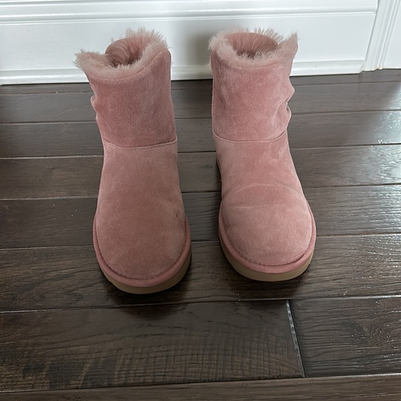 Pink short twist Uggs… Gently Used - Picture 2 of 7